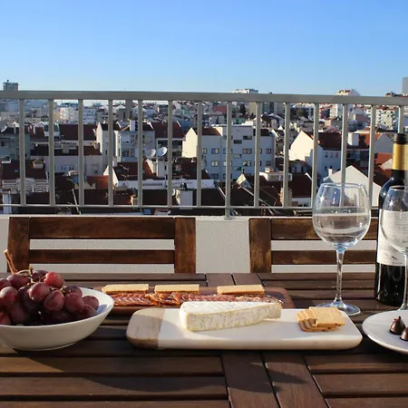 3 Bedroom Penthouse With A/c And Private Terrace Apartment Lisbon